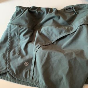 Lulu lemon size 4 shorts